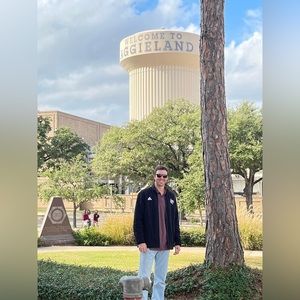 Meet your Posher, Devyn